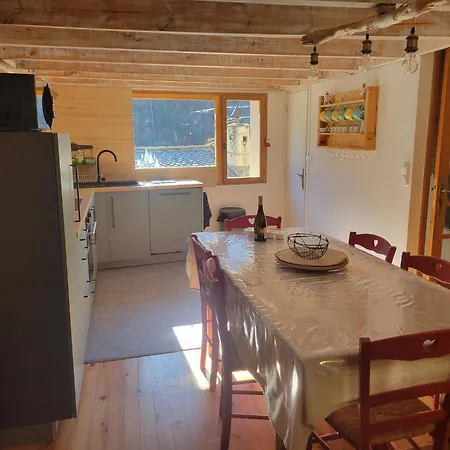 Paisible Maison Dans Les Pyrenees